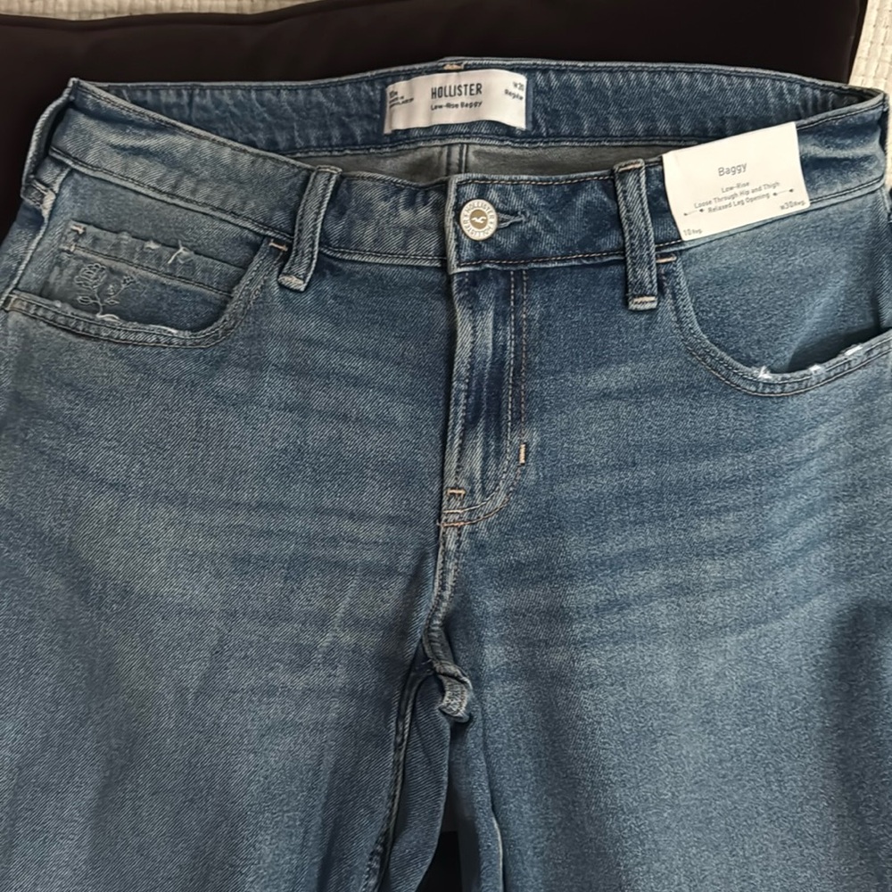 New/ Tags  Hollister Women’s low rise baggy jeans. Size 10 regular  waist is 30